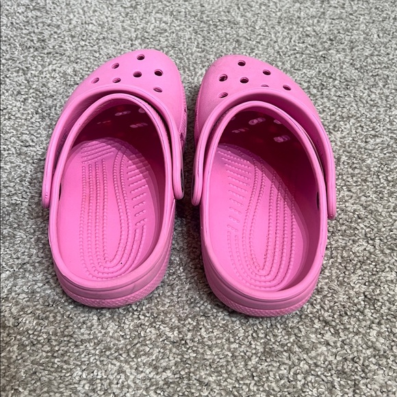 Bright pink crocs - Picture 3 of 5